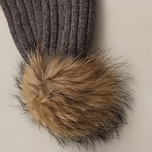 Black Gray Ribbed Knit Hat Stocking Cap Beanie Fur Pom Pom Stretchy Soft Warm - Picture 3 of 5